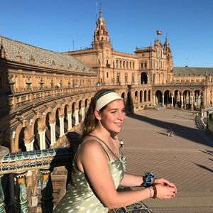 Meet your Posher, Julia